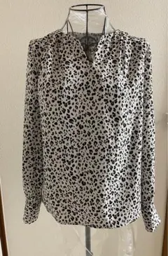 オペーク・レオパードVネック長袖シャツ