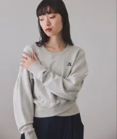 アダムエロペ サステナブル パフスリーブスウェット