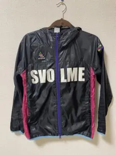 Svolme ピステ・ウィンドブレーカー 黒/ピンク