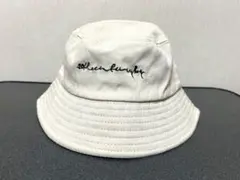 刺繍入りホワイトバケットハット