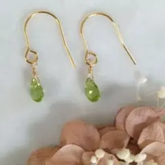 天然石ペリドットのシンプルピアス