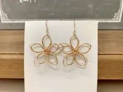881. ピアス ワイヤー フラワー ピンクゴールド系☆