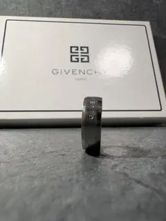 Givenchyリング21号前後