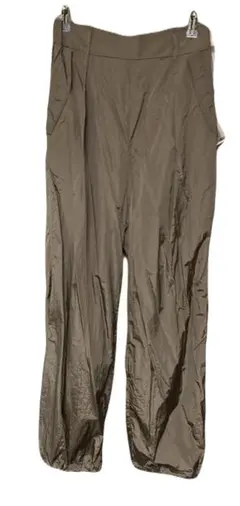 新品　カーキ ワークパンツ ナイロン　サテン　ブラウン　ベージュ茶色シャカシャカ