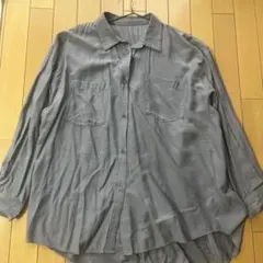 グレー バックリボンデザイン 長袖シャツ