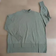 新品タグ付き　オリーブグリーン 長袖Tシャツ M~L