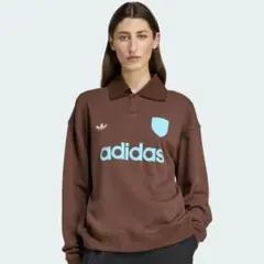 新品 adidas グラフィック サッカー スウェットシャツ ブラウン