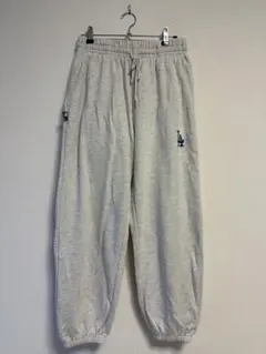 グレー ジョガーパンツ