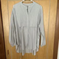 アーバンリサーチサニーレーベル　コットンピンタックヨークシャツ　ライトグレー