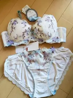 リサマリ　ブラセット レース 花柄 刺繍 ホワイト ブルー B70 M