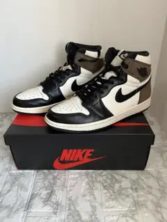 Nike Air Jordan 1 HighOG ダークモカのサムネイル