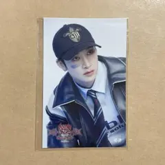 スキズ　ステッカー　dominATE