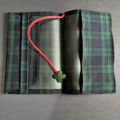 てんとう虫との四つ葉のチェック柄 文庫本ブックカバー しおり付き