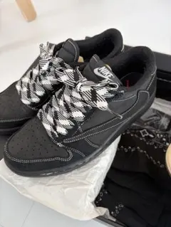 NIKE トラヴィス　ブラックファントム