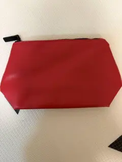 【新品未使用】イヴ・サンローラン　ビューティー　ポーチ　赤　ノベルティ　YSL