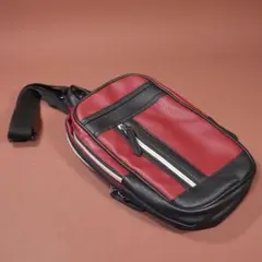 赤と黒のメンズ ボディバッグ 合成皮革　　　　ｍ463