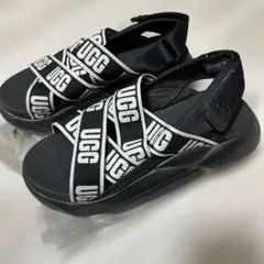 UGG ブラック ストラップサンダル 23