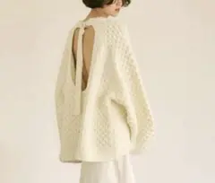 【ノートルエモア】back hole Volume Knit　ホワイト