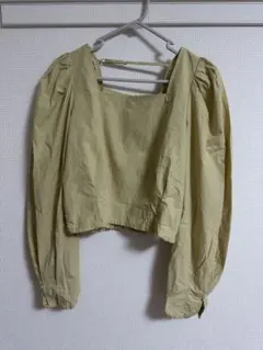 美品 クロップドブラウスのサムネイル