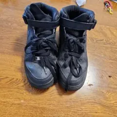 Nike Air Force 1 Mid Blackのサムネイル