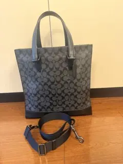 超美品COACH トートバッグ 2WAY シグネチャーのサムネイル