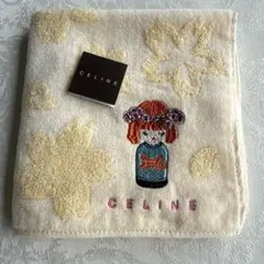 【新品未使用】セリーヌ　タオルハンカチ　桜　こけし　 馬車ロゴ　刺繍　花飾り