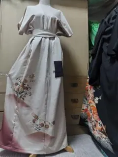 着物絹ストール付きリメイクワンピースです。