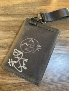 BABYTAPI ブラックミニ財布 ストラップ付き　サイン入り　きょんぺい