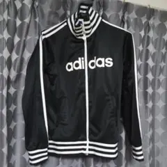 adidas ブラック ストライプジャージ