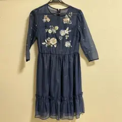 chesty ネイビー 花柄刺繍 七分袖ワンピース