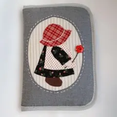 ハンドメイド　スーちゃんと花かごのアップリケと刺繍 お薬手帳・診察券ケース