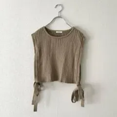 【アーバンリサーチアイテムズ】クルーネックリブニットベスト　ベージュ