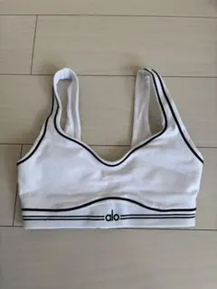 Alo Yoga Soft Heart Thong Bra グレー S - メルカリ