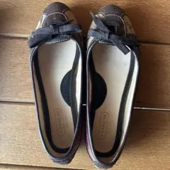 COACH リボン付きフラットシューズ