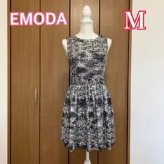 値下げ★【美品】EMODA エモダ モノトーン ノースリーブワンピースのサムネイル