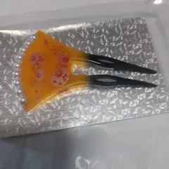 オレンジ色 花柄 パール付き かんざし