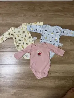 乳児用下着・ボディスーツ（サイズ70センチ、UNIQLO）