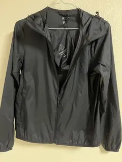 ユニクロ ポケッタブルUVカットパーカ S ブラック