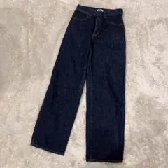 26 UNIQLO ユニクロ　ワイドフィットカーブジーンズ　ネイビー　ブルー