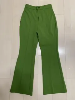 GU フレアパンツ センタープレス 黄緑