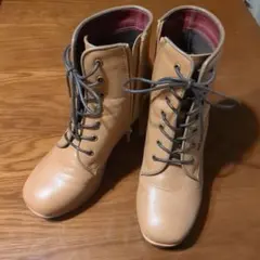 レースアップブーツ ベージュ バイ あしながおじさん