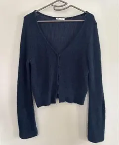 GU Vネック ニット