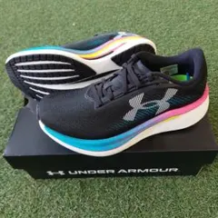 アンダーアーマー ランニングシューズ 24.0cm 6005378-001のサムネイル