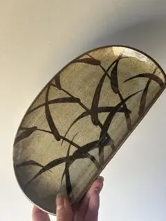 抽象模様の陶器製楕円皿　4枚セット