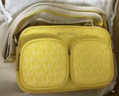 マイケルコース　クロスボディ ウィズ テックアタッチ ミディアム