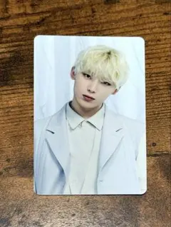 Item thumbnail for item ff985b9d-05df-49db-b8e3-357227f8acb2