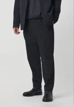 ネイビー テーパードパンツ　ストレッチ　裏起毛