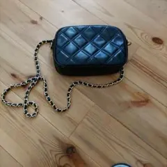 ブラックキルティングショルダーバッグ