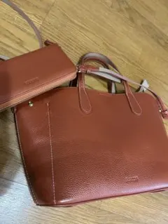 お値下げ美品　バルコス　レザー トートバッグ レンガ色 未使用財布付き