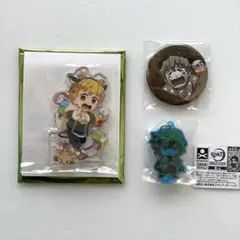 鬼滅の刃　クリスマス　アクスタ　ダイニング　缶バッジ　ガチャ　ここみえ　我妻善逸